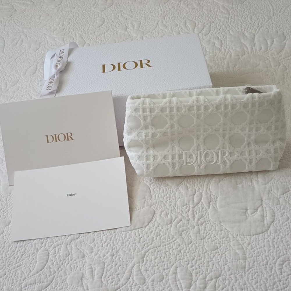Dior White Quilted Cannage Pattern Pouch Logo Silver Tone Zipper Message Card